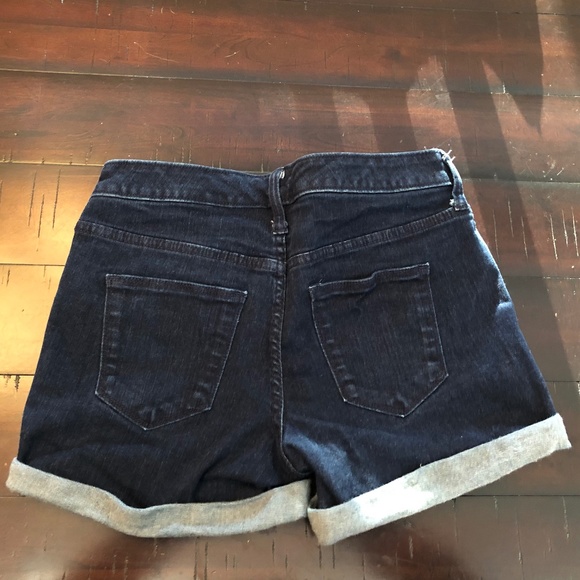Universal Threads Jean Shorts Women Size 4/27 - Picture 2 of 4